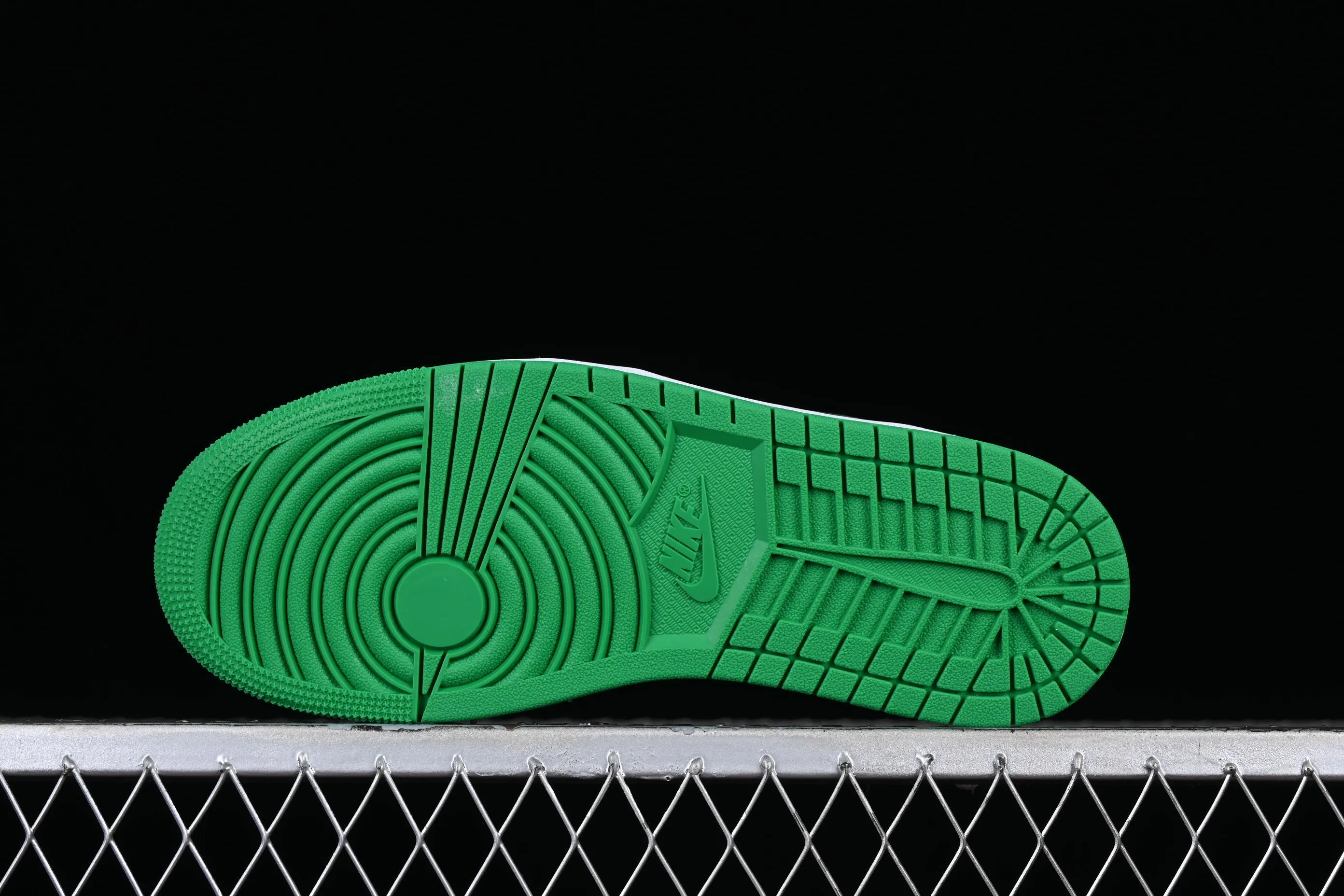 All categories Air Jordan Jordan series basketball shoes Air Jordan 1 Low G version pure original Air Jordan 1 Low "Lucky Green" AJ1 Joe 1 black green low-top basketball shoes 553558-065